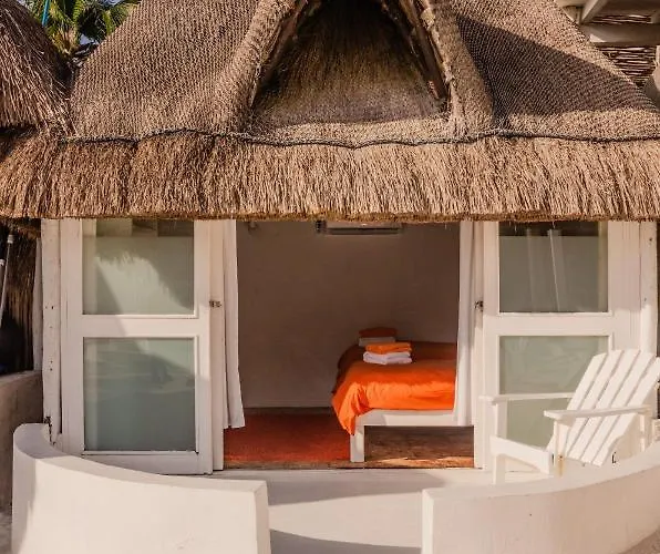 Hotel Shambala Petit 4*